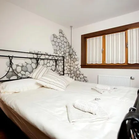 Luxurious Bed And Breakfast Accommodation With Wi-Fi In Goreljek, Slovenia